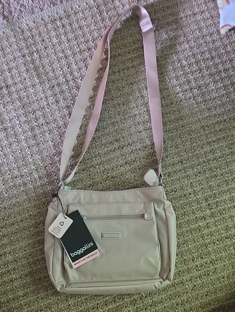 Baggallini Crossbody NWT Champagne With Wallet